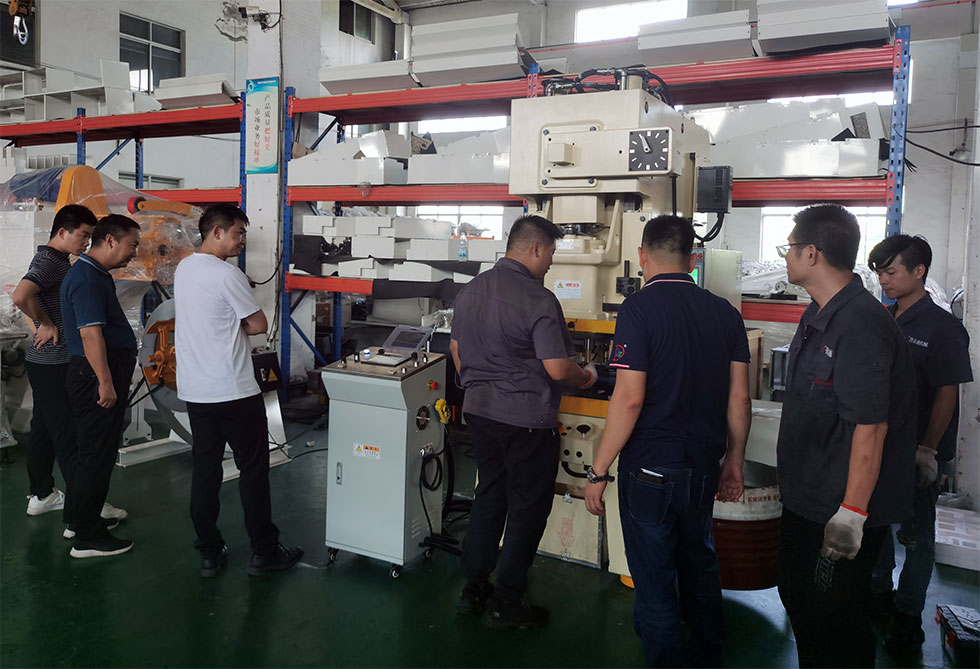 沖床結(jié)構(gòu)介紹